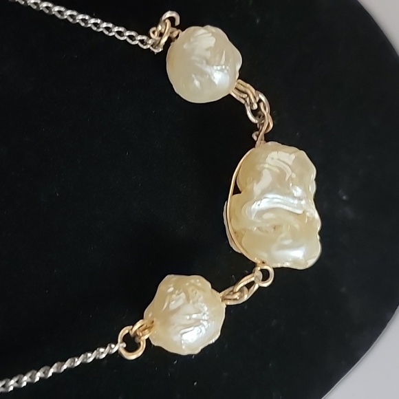 Handmade beaded necklace - Picture 2 of 3